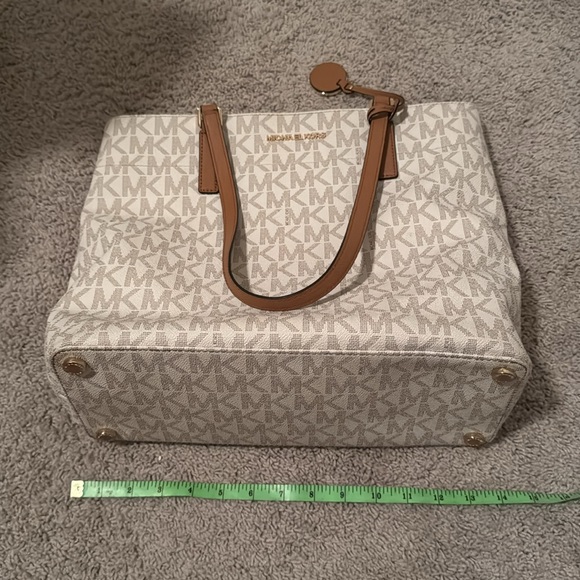 Michael Kors Tote and Matching Wallet - Picture 8 of 12